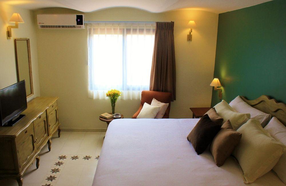 Entre Patios Hotel Boutique レオン エクステリア 写真